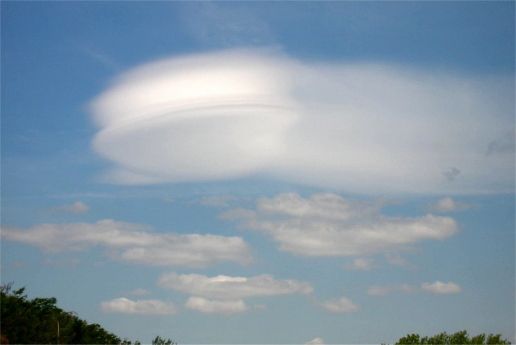 lenticuar clouds over France