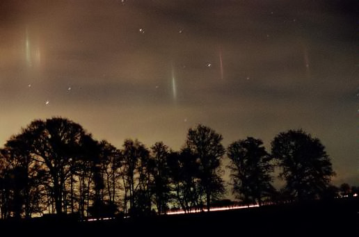 light pillars near Helvesiek, Germany