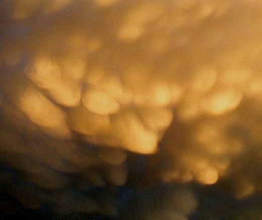mammatiform cloud over Mantet