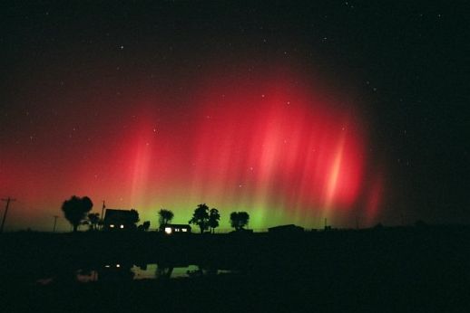 Auroral pillars